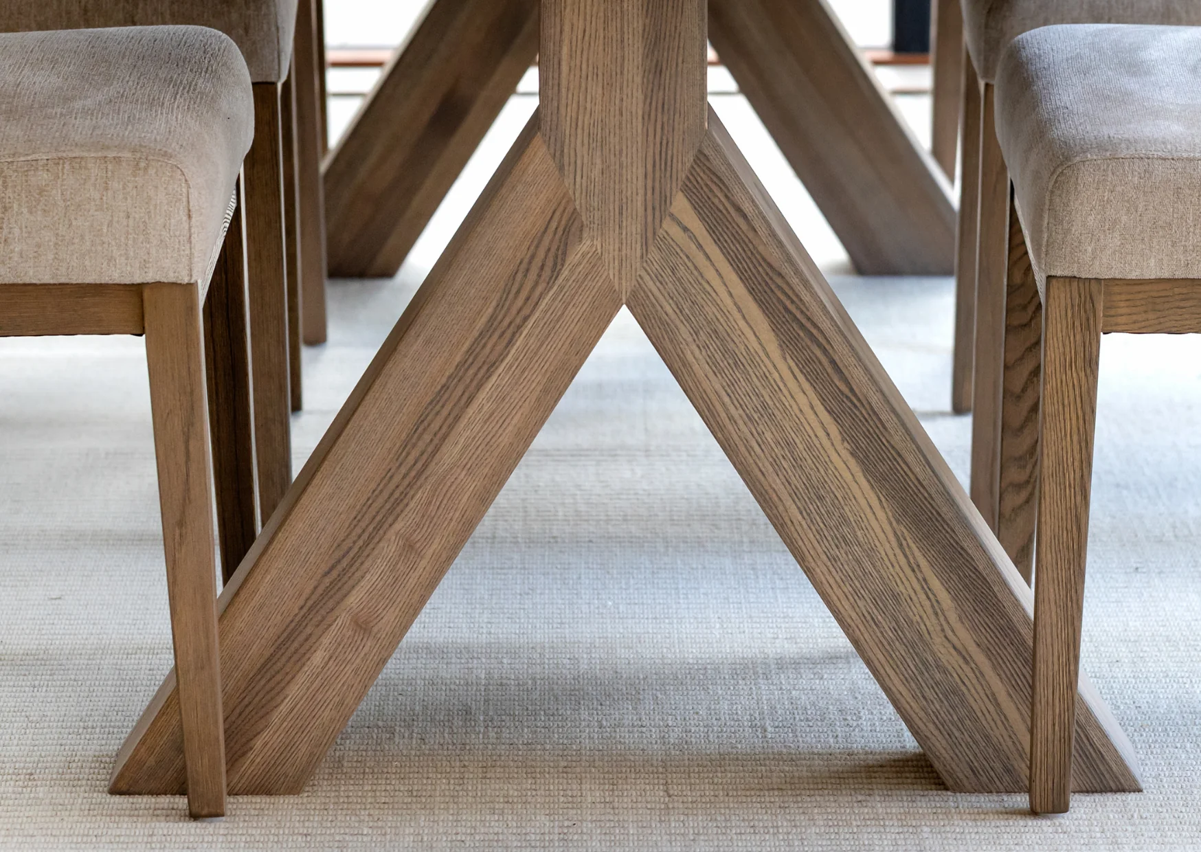 Horsen Y Leg Dining Table - Image 3