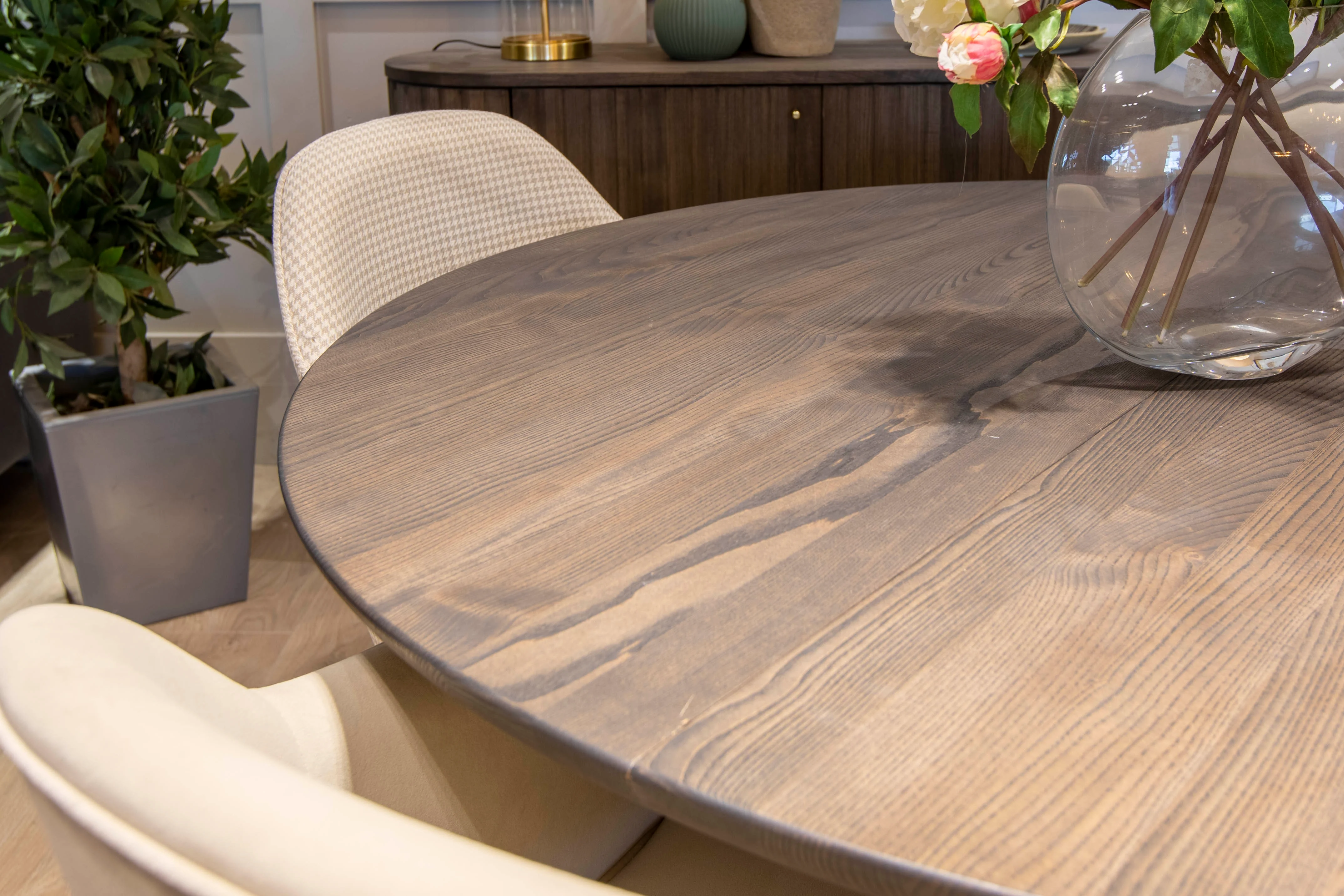 Fixed Velvet Round Table - Image 5